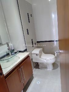 Apartamento de 4 alcobas en venta en Chico Navarra, Bogotá, 185 m² · foto 18 de 20