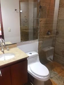 Apartamento de 2 alcobas en venta en Chico Navarra, Bogotá, 72 m² · foto 2 de 20