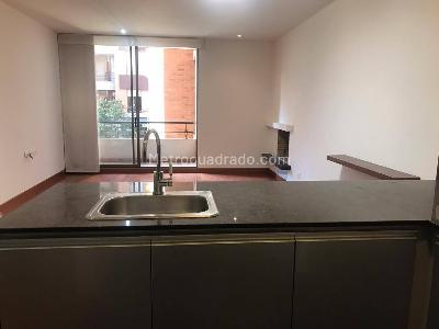 Apartamento de 2 alcobas en venta en Chico Navarra, Bogotá, 72 m² · foto 8 de 20