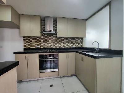 Apartamento en venta en Santa Barbara Central, Bogotá · foto 8 de 20
