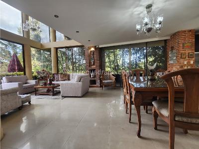 Casa de 4 alcobas en venta en Loma Del Escobero, Medellín, 480 m² · foto 3 de 20