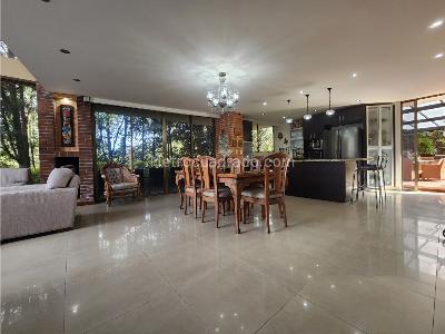 Casa de 4 alcobas en venta en Loma Del Escobero, Medellín, 480 m² · foto 6 de 20