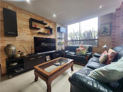 Casa de 4 alcobas en venta en Loma Del Escobero, Medellín, 480 m² · foto 8 de 20