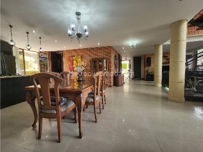 Casa de 4 alcobas en venta en Loma Del Escobero, Medellín, 480 m² · foto 9 de 20