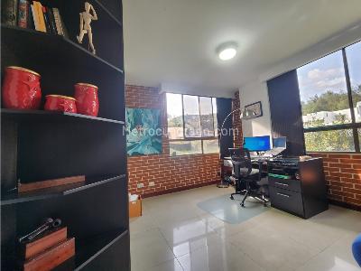 Casa de 4 alcobas en venta en Loma Del Escobero, Medellín, 480 m² · foto 14 de 20