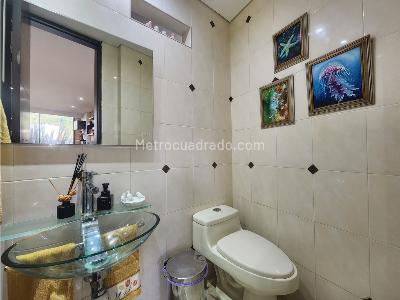Casa de 4 alcobas en venta en Loma Del Escobero, Medellín, 480 m² · foto 17 de 20