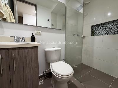 Apartamento de 3 alcobas en venta en Laureles, Medellín, 142 m² · foto 8 de 18