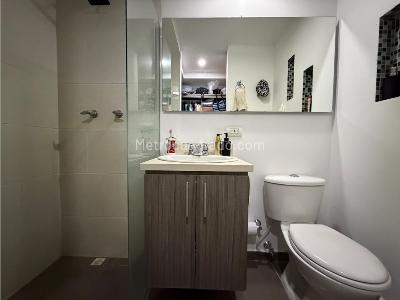 Apartamento de 3 alcobas en venta en Laureles, Medellín, 142 m² · foto 11 de 18