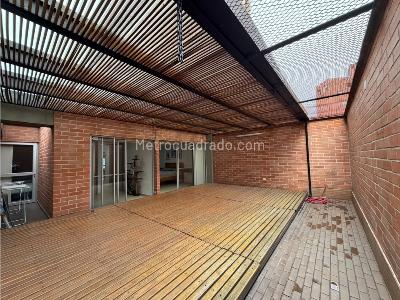 Apartamento de 3 alcobas en venta en Laureles, Medellín, 142 m² · foto 14 de 18