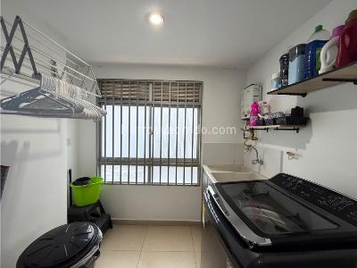 Apartamento de 3 alcobas en venta en Laureles, Medellín, 142 m² · foto 17 de 18