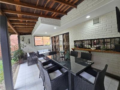 Casa de 3 alcobas en venta en El Poblado, Medellín, 284 m² · foto 13 de 20