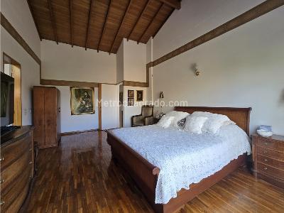 Casa de 3 alcobas en venta en El Poblado, Medellín, 284 m² · foto 15 de 20