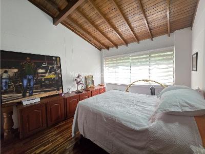 Casa de 3 alcobas en venta en El Poblado, Medellín, 284 m² · foto 19 de 20