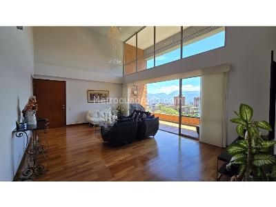 Apartamento de 4 alcobas en venta en Loma Los Benedictinos, Envigado, 261 m² · foto 1 de 20