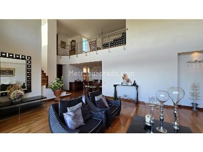 Apartamento de 4 alcobas en venta en Loma Los Benedictinos, Envigado, 261 m² · foto 3 de 20