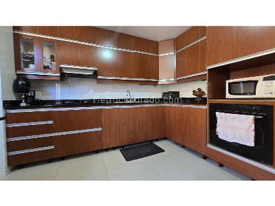 Apartamento de 4 alcobas en venta en Loma Los Benedictinos, Envigado, 261 m² · foto 8 de 20