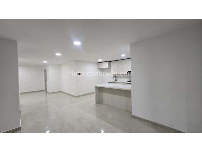 Apartamento en venta en La Castellana, Medellín · foto 2 de 18