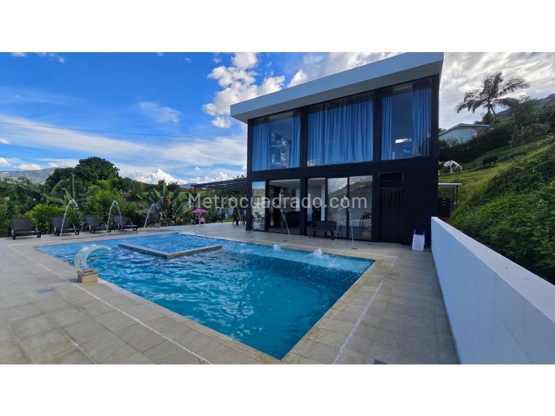 Finca en Arriendo, Vereda El Zarzal, Copacabana - 2