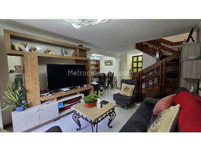 Apartamento de 3 alcobas en venta en El Poblado, Medellín, 157 m² · foto 2 de 20