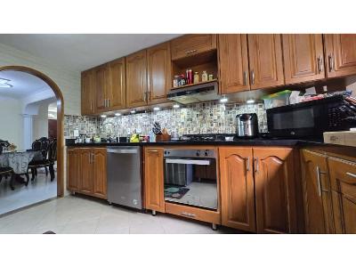Apartamento de 3 alcobas en venta en El Poblado, Medellín, 157 m² · foto 9 de 20