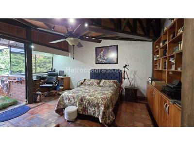 Apartamento de 3 alcobas en venta en El Poblado, Medellín, 157 m² · foto 18 de 20