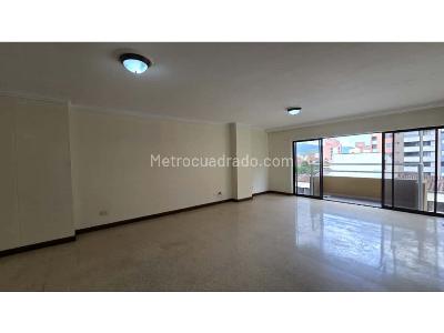 Apartamento en venta en Laureles, Medellín · foto 2 de 15