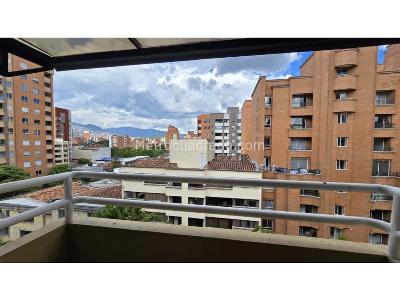 Apartamento en venta en Laureles, Medellín · foto 3 de 15
