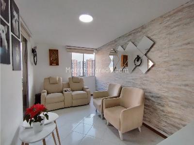 Apartamento en venta en Loma De Los Bernal, Medellín · foto 2 de 15
