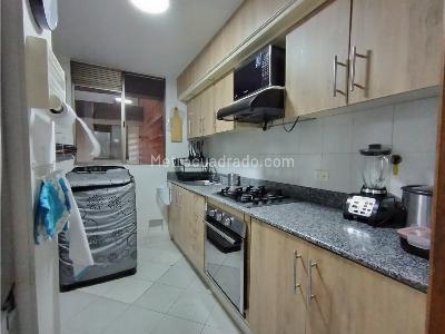 Apartamento en venta en Loma De Los Bernal, Medellín · foto 7 de 15
