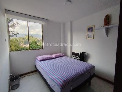 Apartamento en venta en Loma De Los Bernal, Medellín · foto 12 de 15