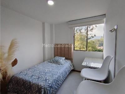 Apartamento en venta en Loma De Los Bernal, Medellín · foto 13 de 15