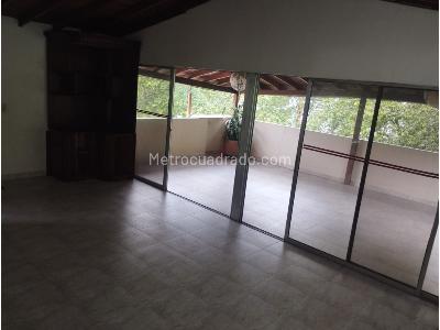 Apartamento de 4 alcobas en venta en Belen, Medellín, 213 m² · foto 2 de 10