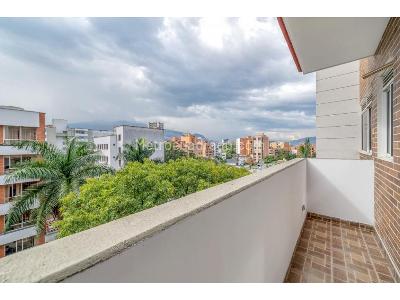 Apartamento de 3 alcobas en venta en Laureles, Medellín, 102 m² · foto 5 de 13