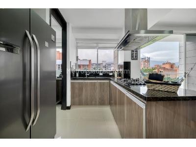 Apartamento de 3 alcobas en venta en Laureles, Medellín, 102 m² · foto 6 de 13