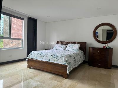 Apartamento de 3 alcobas en venta en El Poblado, Medellín, 139 m² · foto 9 de 12