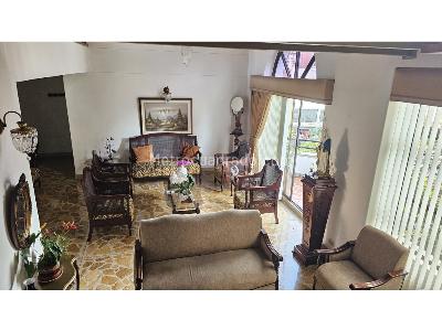 Apartamento de 4 alcobas en venta en Laureles, Medellín, 264 m² · foto 2 de 14