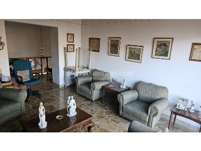 Apartamento de 4 alcobas en venta en Laureles, Medellín, 264 m² · foto 3 de 14