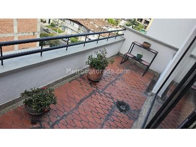 Apartamento de 4 alcobas en venta en Laureles, Medellín, 264 m² · foto 4 de 14