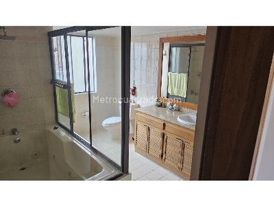 Apartamento de 4 alcobas en venta en Laureles, Medellín, 264 m² · foto 9 de 14