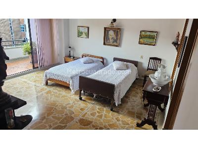 Apartamento de 4 alcobas en venta en Laureles, Medellín, 264 m² · foto 11 de 14
