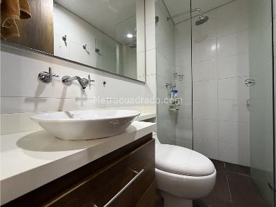 Apartamento de 3 alcobas en venta en El Poblado, Medellín, 105 m² · foto 16 de 20