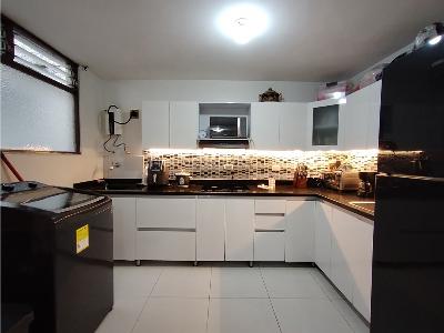 Apartamento de 3 alcobas en venta en Laureles, Medellín, 94 m² · foto 6 de 15