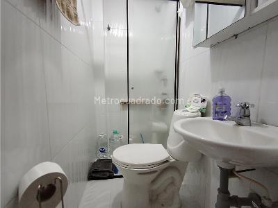Apartamento de 3 alcobas en venta en Laureles, Medellín, 94 m² · foto 10 de 15