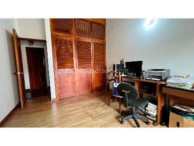 Apartamento de 5 alcobas en venta en Cerro Nutibara, Medellín, 220 m² · foto 8 de 12