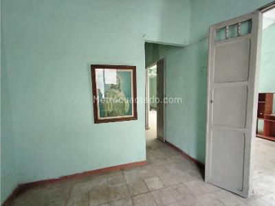 Casa de 5 alcobas en venta en Central, Bello, 120 m² · foto 4 de 5