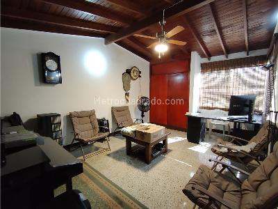 Casa de 4 alcobas en venta en Belen Malibu 2, Medellín, 163 m² · foto 8 de 16