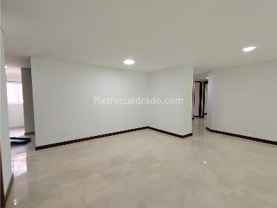 Apartamento de 3 alcobas en venta en Laureles, Medellín, 128 m² · foto 2 de 20