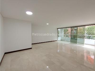 Apartamento de 3 alcobas en venta en Laureles, Medellín, 128 m² · foto 3 de 20