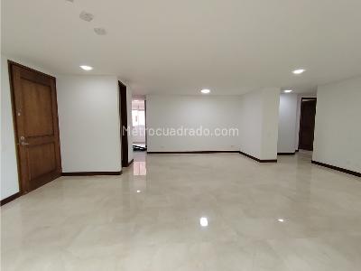 Apartamento de 3 alcobas en venta en Laureles, Medellín, 128 m² · foto 4 de 20