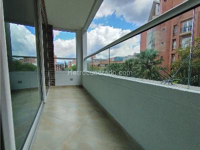Apartamento de 3 alcobas en venta en Laureles, Medellín, 128 m² · foto 5 de 20